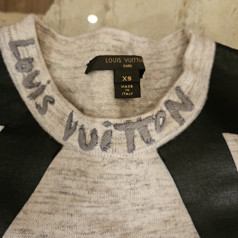 Louis Vuitton Colorblock Short Sleeve Knit Top in Gray, Black & Burgundy - Picture 4 of 5